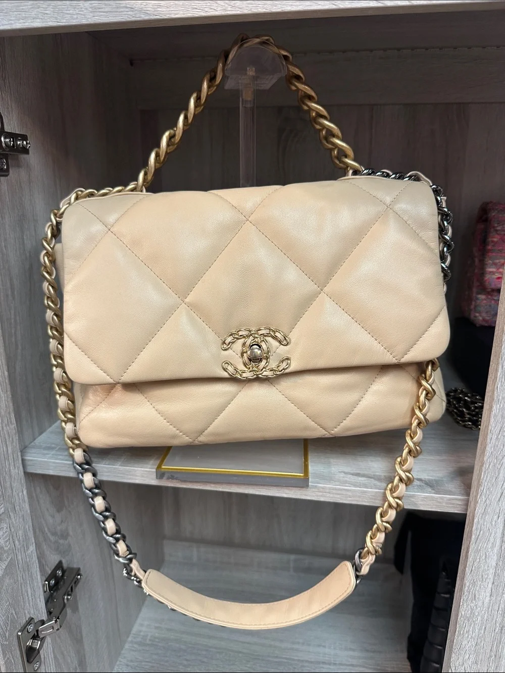 Chanel 19 Quilted Leather shoulder bag